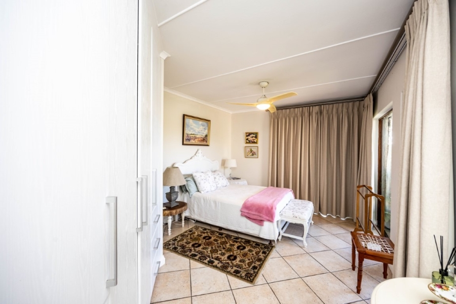 4 Bedroom Property for Sale in Beacon Bay Eastern Cape